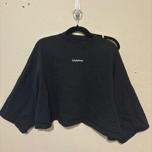 Lululemon oversized crop tee